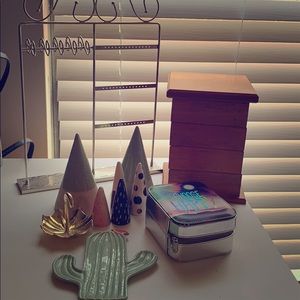 Jewelry box/organizers/trays